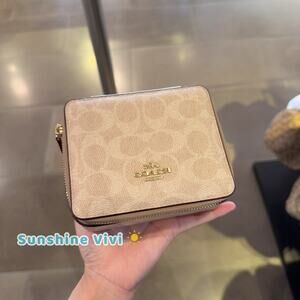 NWT COACH Large Jewelry Box Signature Canvas cz199 IM/Sand/Chalk